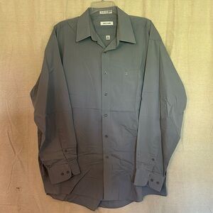Pierre Cardin long-sleeve button down dress shirt